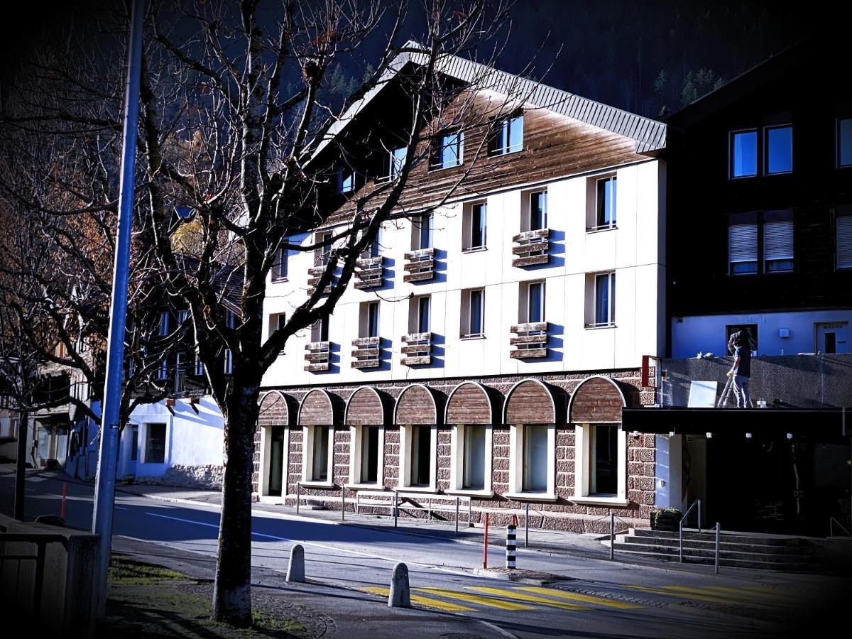 Dinh Residence Zweisimmen Exteriér fotografie