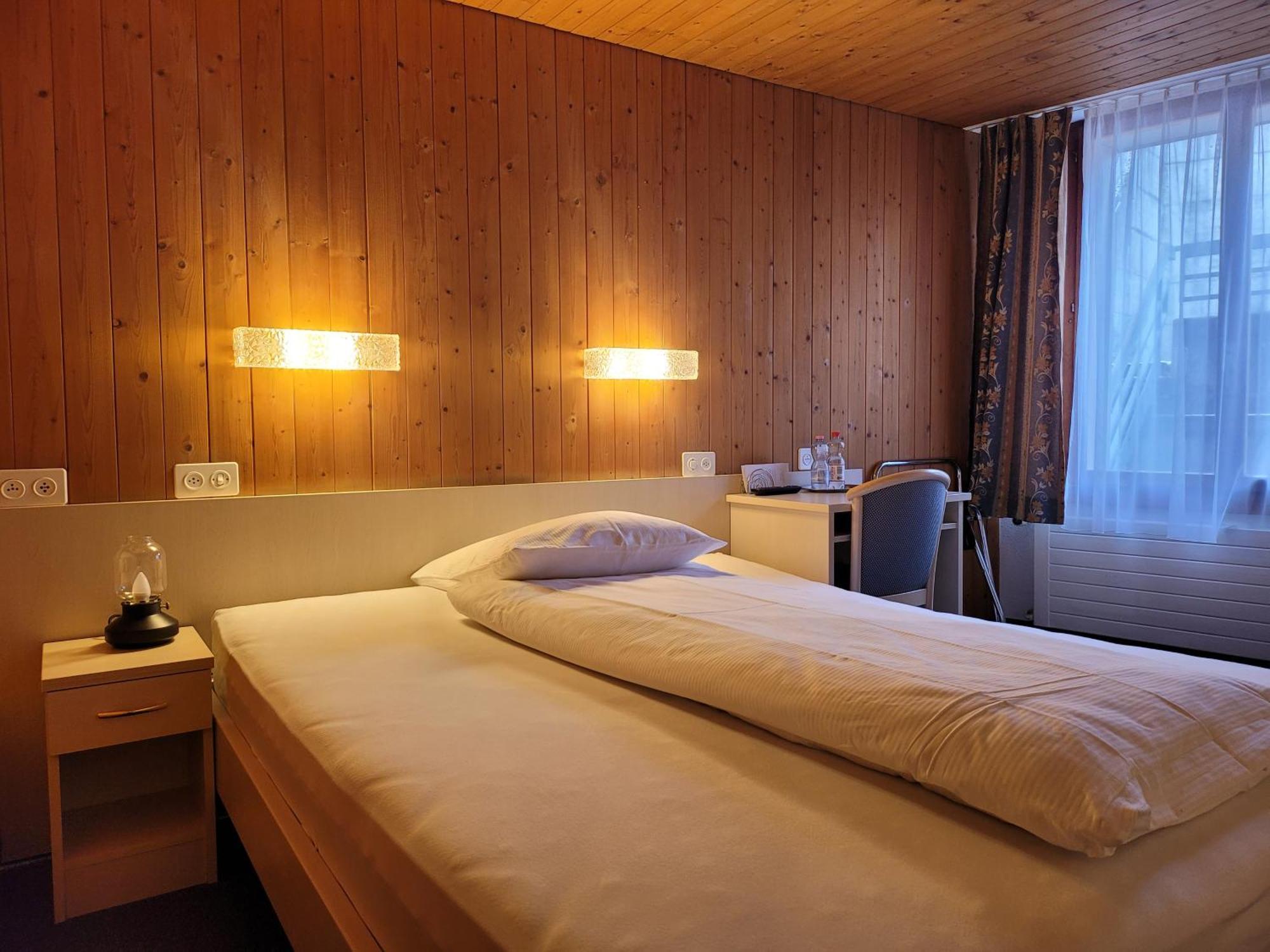 Dinh Residence Zweisimmen Exteriér fotografie