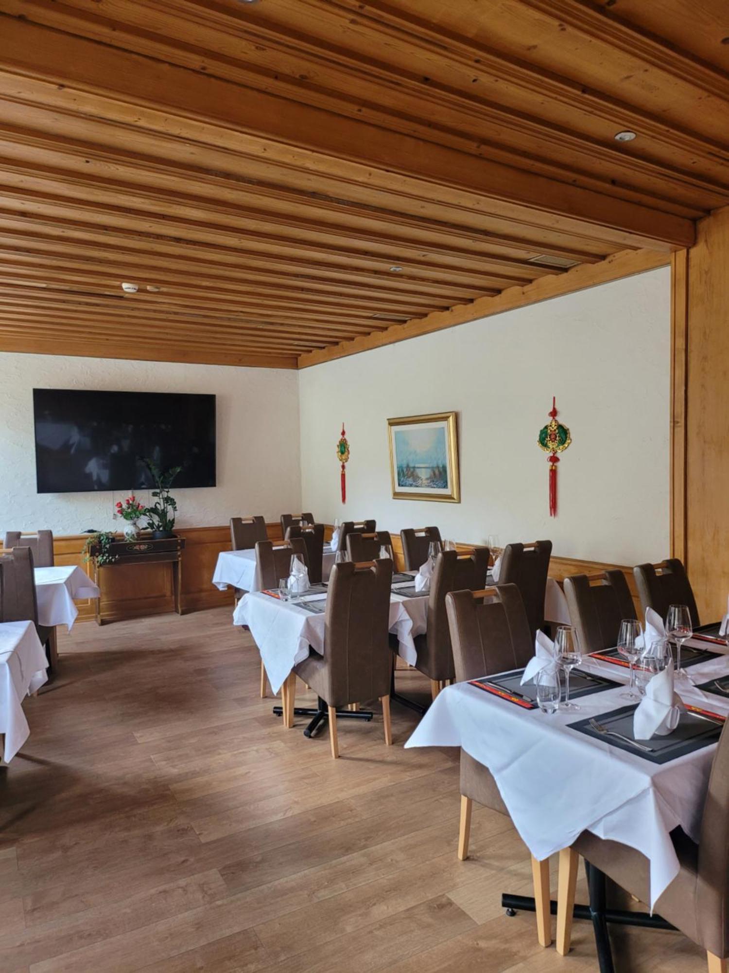 Dinh Residence Zweisimmen Exteriér fotografie