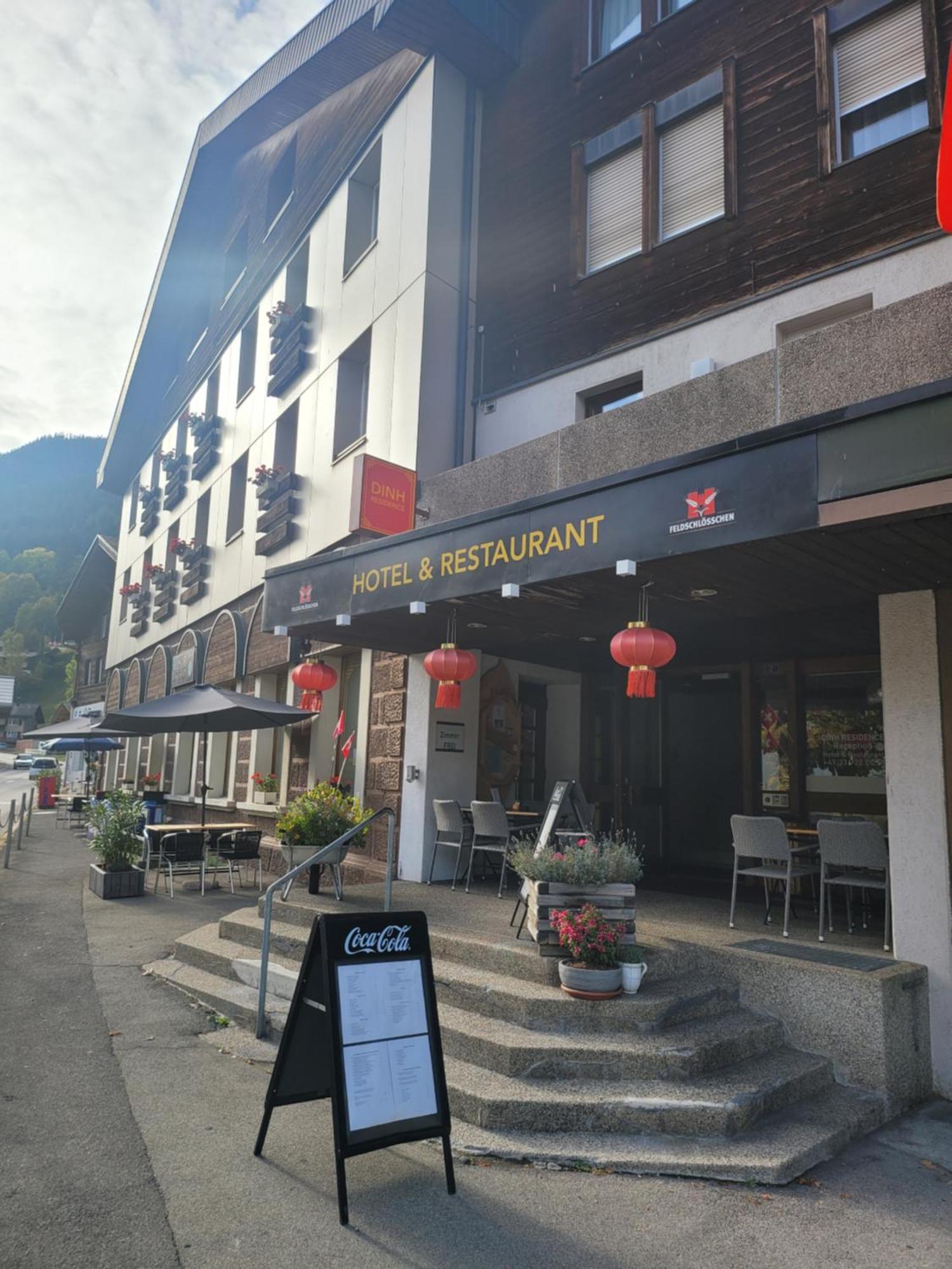 Dinh Residence Zweisimmen Exteriér fotografie